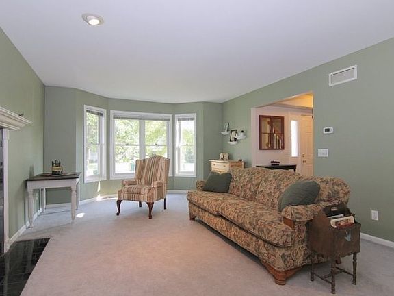 5th image of 520 E Dentaria Dr