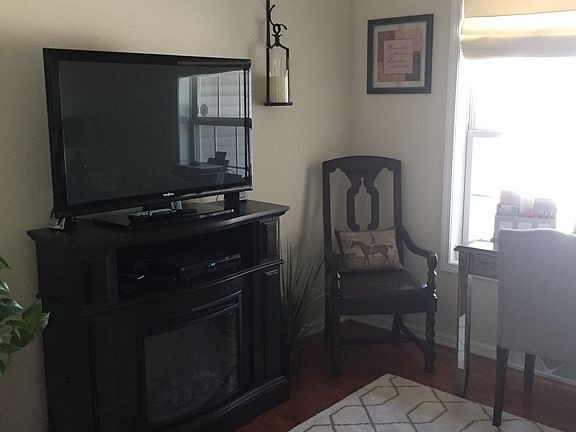 Second bedroom/den