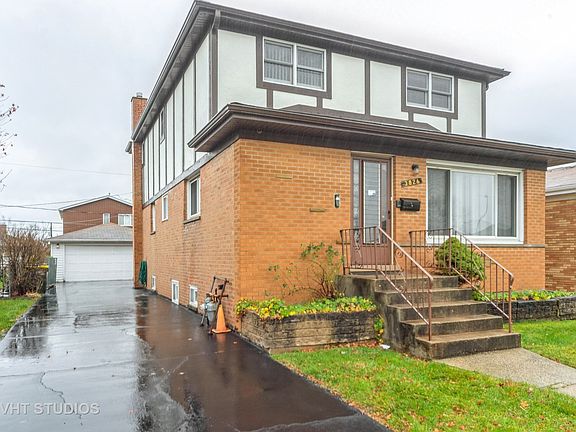 3rd image of 3826 Emerson Dr