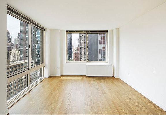 4th image of 260 W 54th St APT 21B