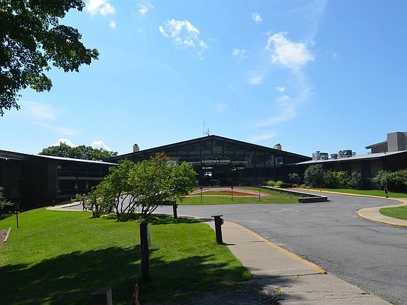 5th image of Creekside Dr #29