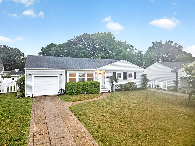 8516 Halprin Dr — Photo 2