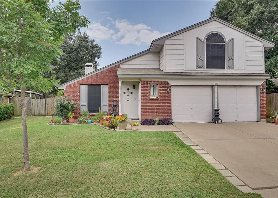1st image of 917 Canary Ln