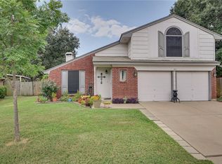 917 Canary Ln, Mansfield, TX 76063