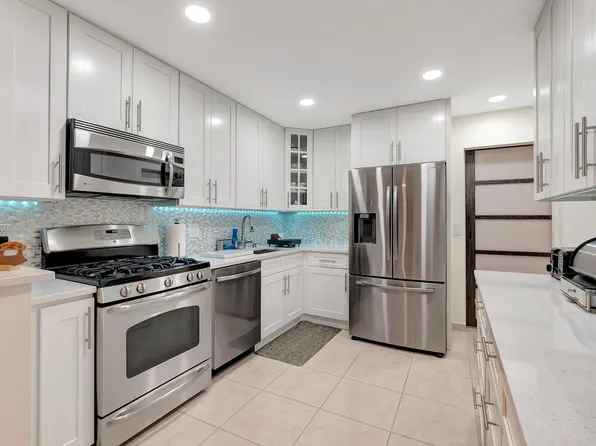 8258 Rose Marie Avenue W, Boynton Beach, FL 33472