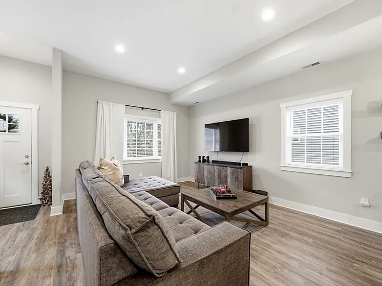 32 Horton Pl — Photo 4