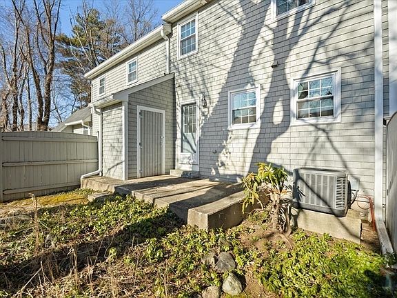 5th image of 32 Village St Unit 32