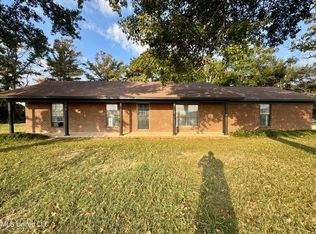 17 Neal Robinson Rd, Drew, MS 38737