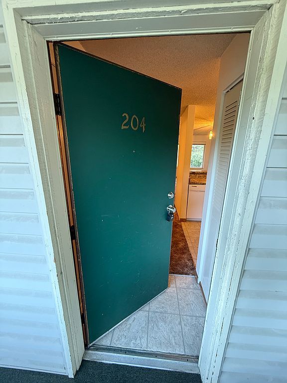 1705 Heatheridge Rd Unit 204
