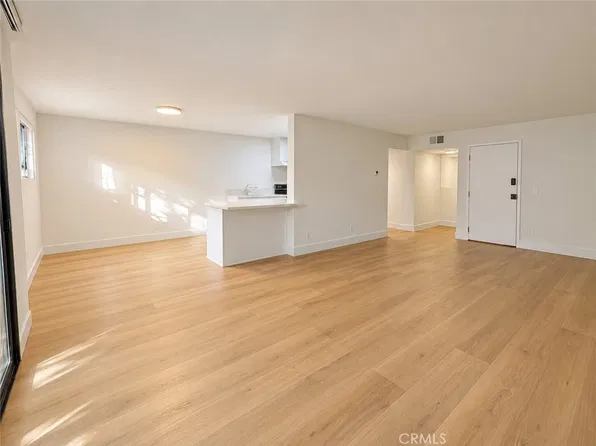 7300 Franklin Ave APT 355, Los Angeles, CA 90046