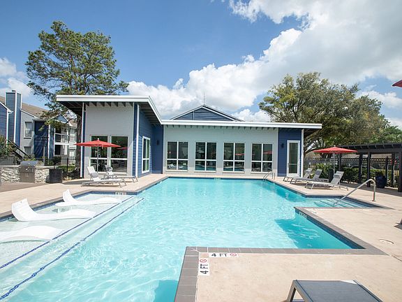 Westborough Crossing apartments community photo
