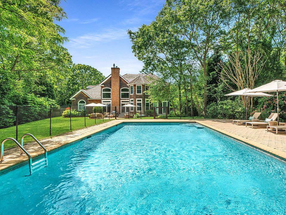 1st image of 30 Noelles Ln