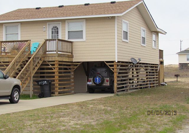 2nd image of 3739 Hallett St