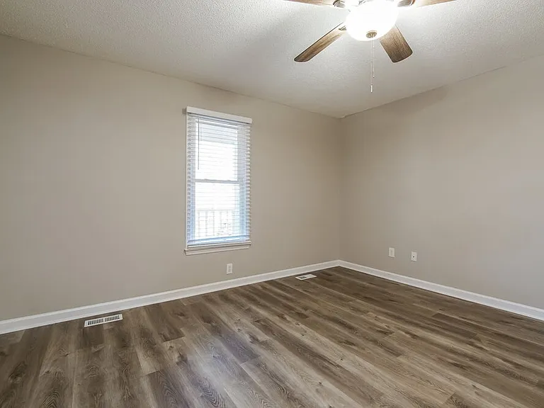 3007 Brittany Dr — Photo 10