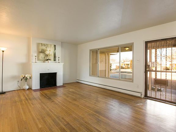 3rd image of 3614 Calle Del Monte NE