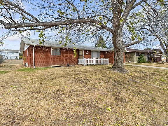 2nd image of 2405 Chama Ave