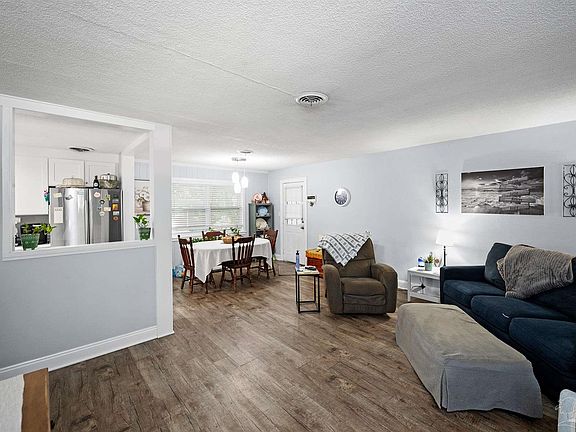 2nd image of 5355 Saratoga Ave