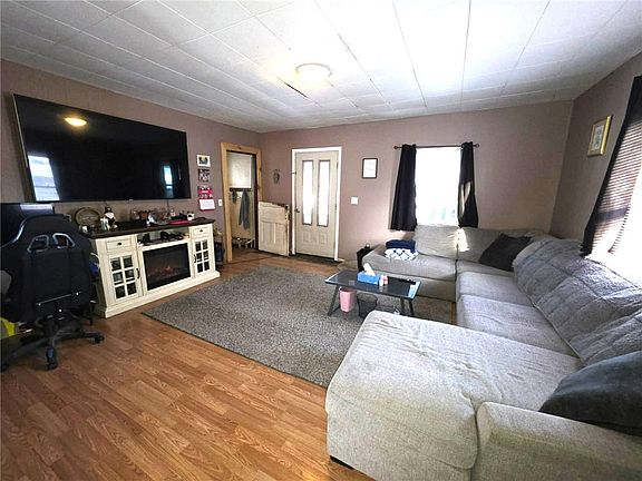 5th image of 6393 E Townline Rd