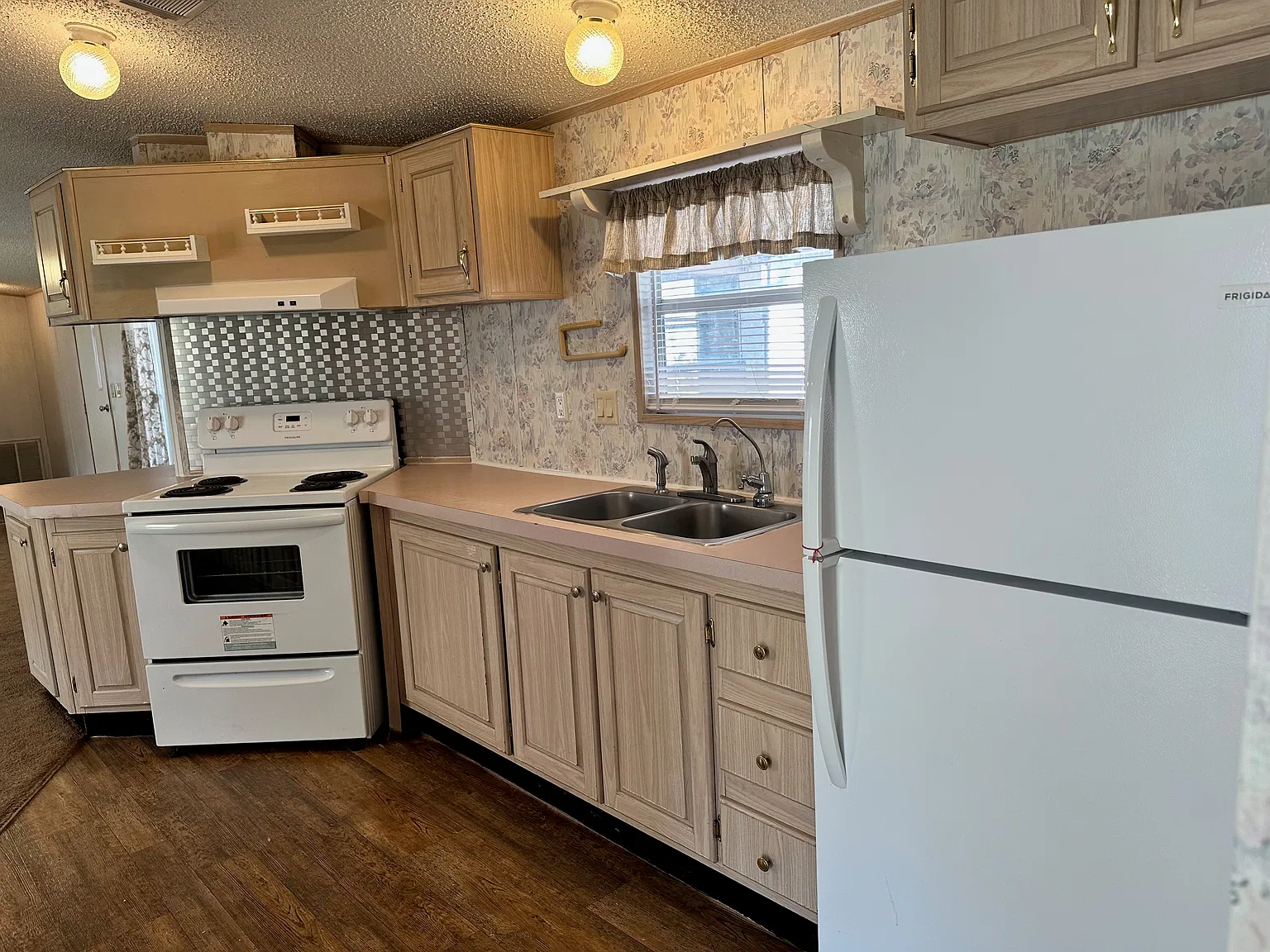 2 bed, 924 sqft, $1,400 — Photo 2