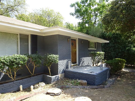2nd image of 1210 Jungle Dr