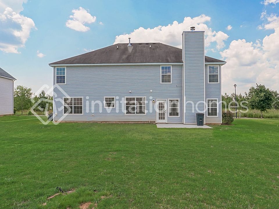 2nd image of 460 Silver Willow Walk