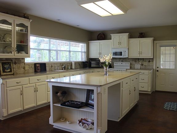 5th image of 225 Sunnyacres Dr