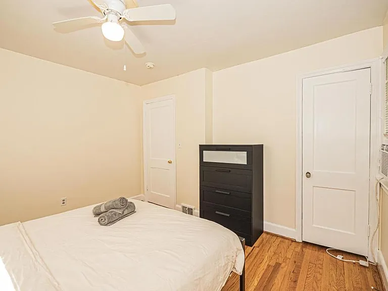8411 Potomac Ave — Photo 20