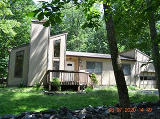 105 Sundew Dr, East Stroudsburg, PA 18301