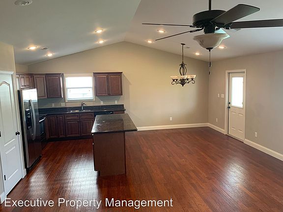 4th image of 3140 Park Place Dr