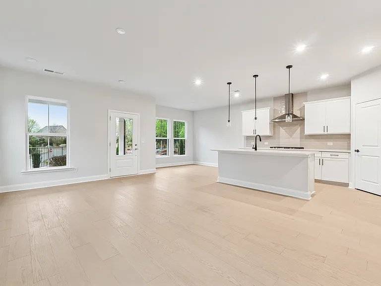 407 Renwood Trl — Photo 6