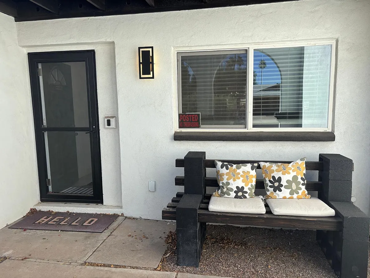 Building Photo - 2902 W Straford Dr