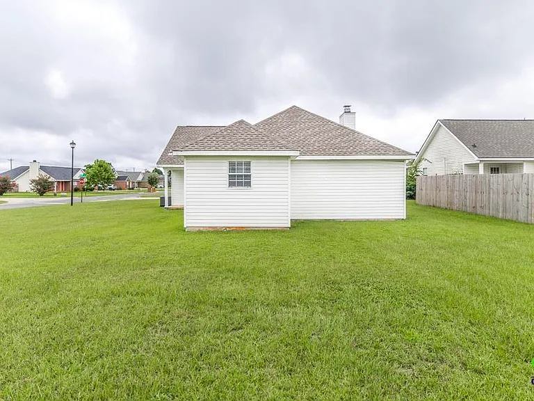200 Stirling Bridge Dr — Photo 29