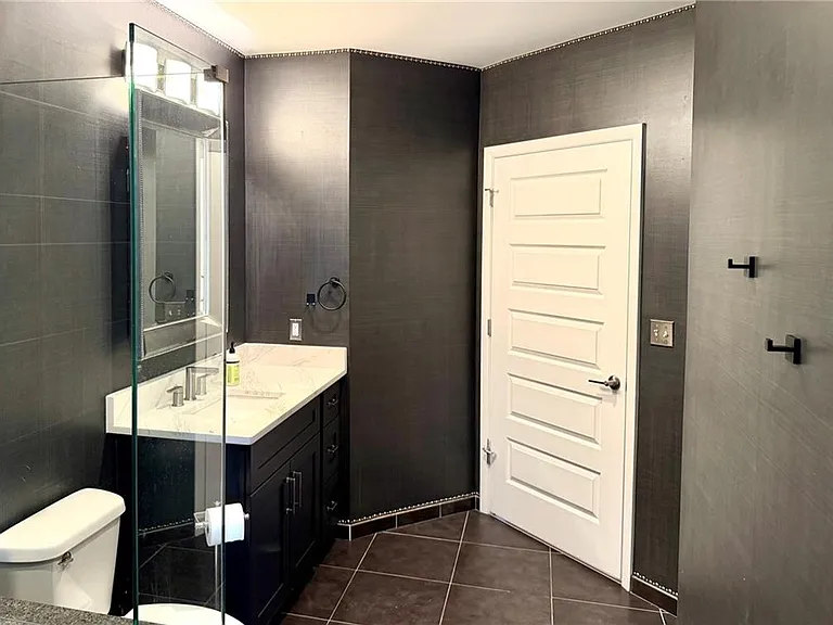 1080 Peachtree St NE #2110 — Photo 43
