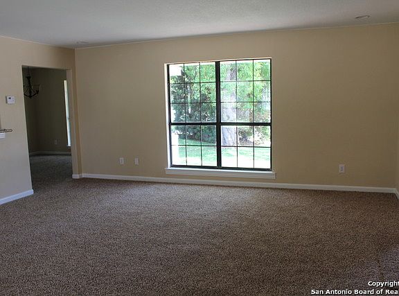 5th image of 2303 Nashwood Dr