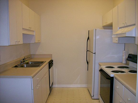 5th image of 2843 Sun Valley Ct