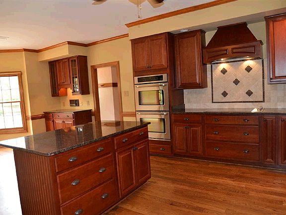 3rd image of 9532 Dogwood Estates Dr