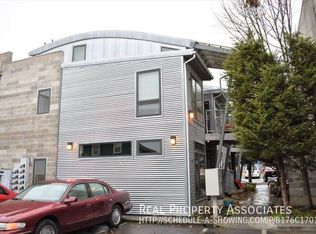 1409 NW 51st St APT 8, Seattle, WA 98107