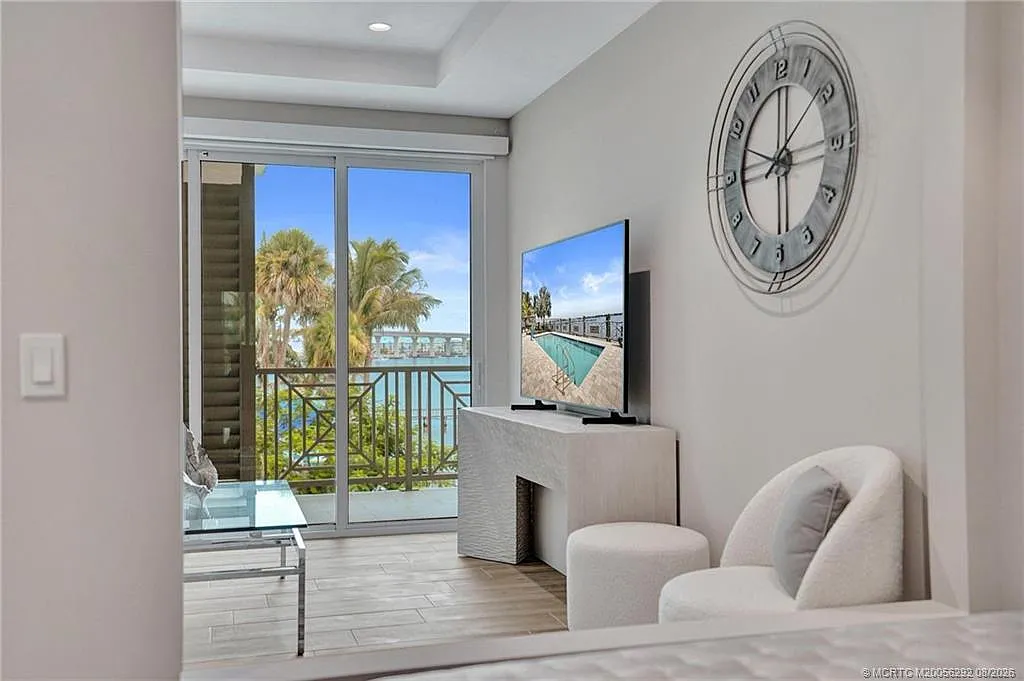 1 bed, 1.0 bath, 708 sqft, $4,500 — Photo 3