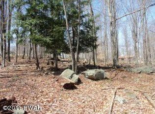 194 Oak Dr, Greentown, PA 18426