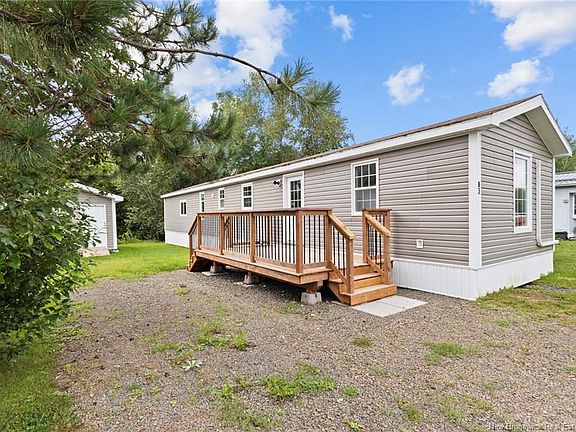 2nd image of 83 Leafwood Cres