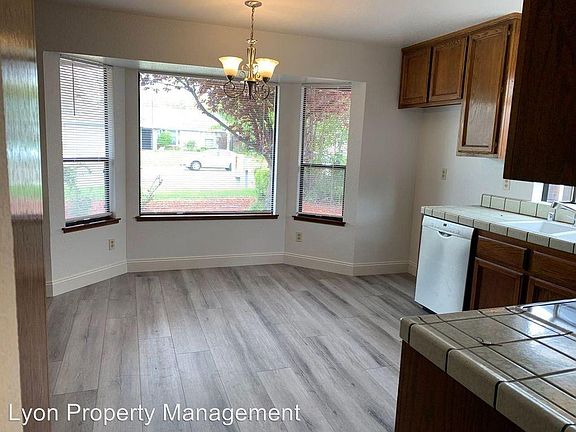 2nd image of 2314 Glacier Dr