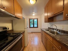 658 Greenbrier St