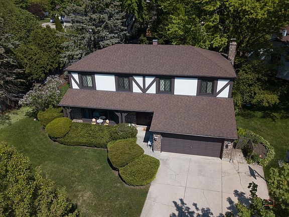 3rd image of 908 Dawes St