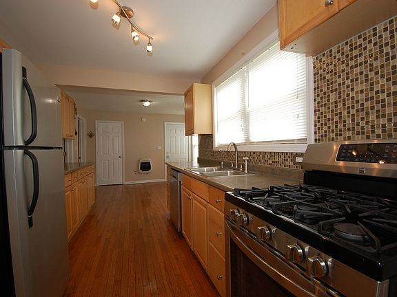 2nd image of 6N897 Roosevelt Ave