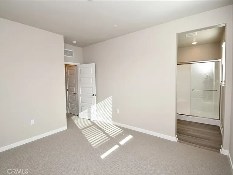 1487 Skyline Ln — Photo 13
