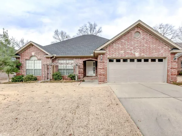111 Orleans Dr, Maumelle, AR 72113