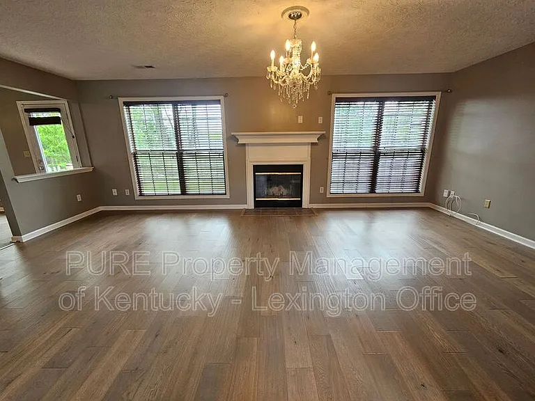 528 Newbury Way — Photo 5