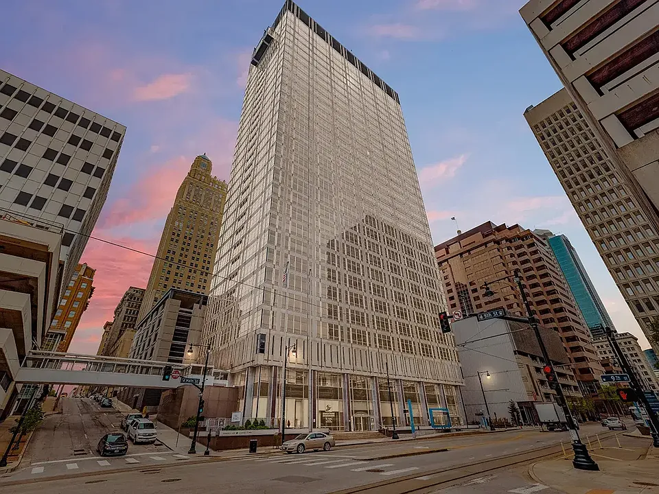 Commerce Tower