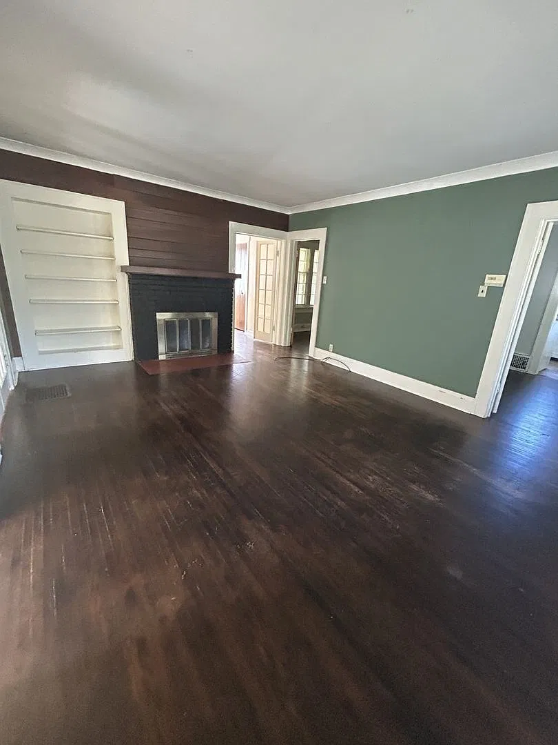 Charming 2-Bedroom Home with Original Hardwood Floors $900/Month! — Photo 4