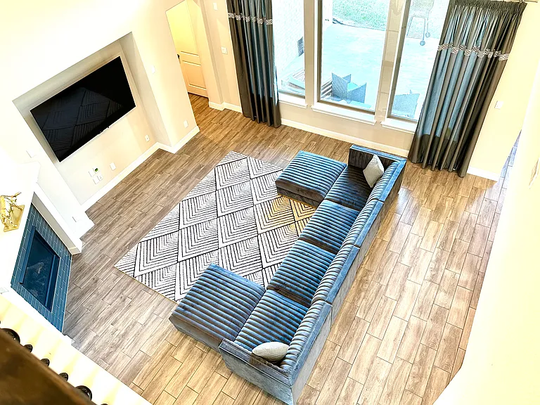 307 Waters Edge Dr — Photo 3